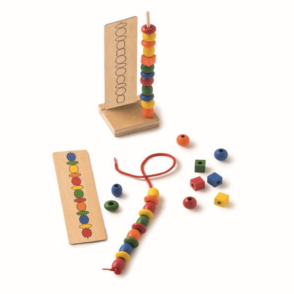 Toys for life - Navlékání korálků podle předloh Montessori