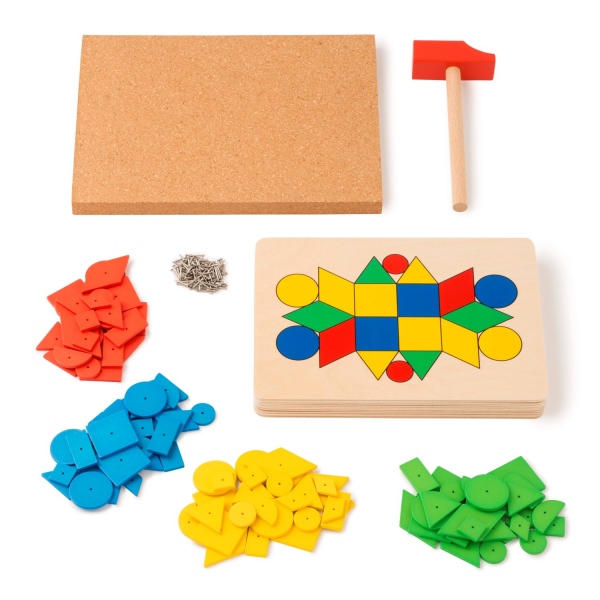 Toys for life - Zatloukání geometrických tvarů Montessori
